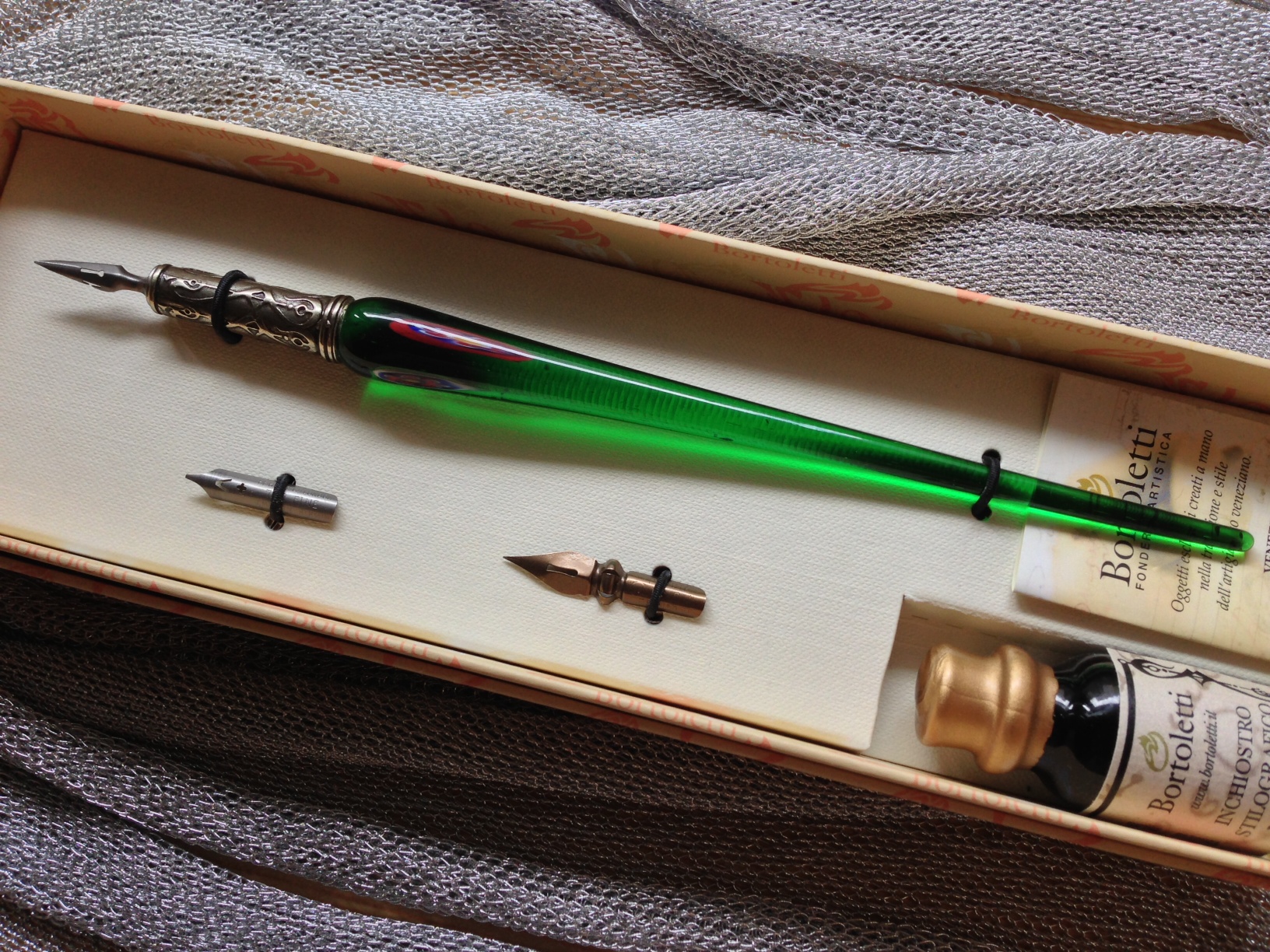 ボルトレッティのつけペンガラス軸