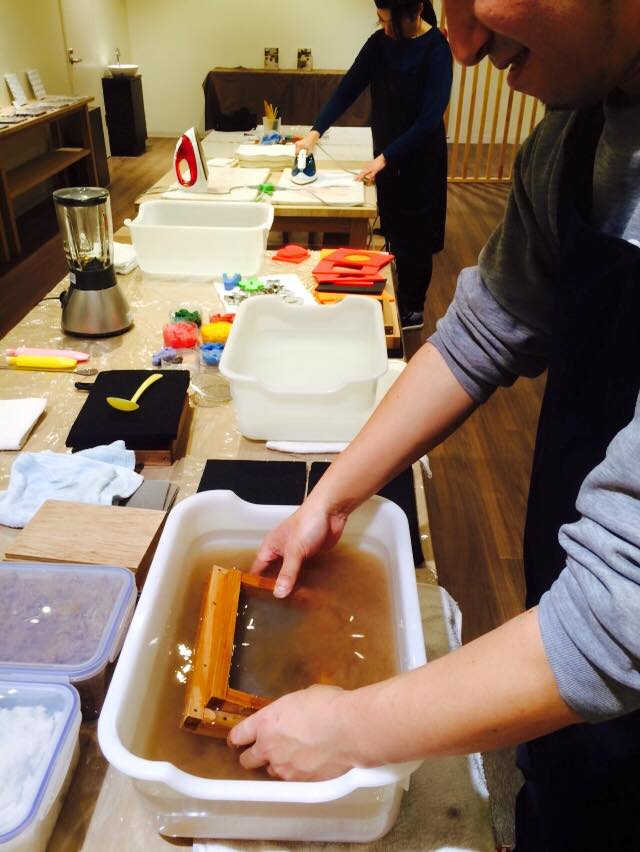 SOL 紙漉き体験イベントにて