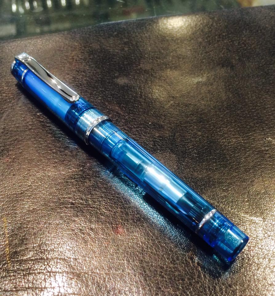 主役万年筆と一緒に