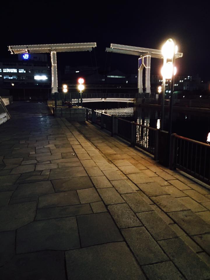 跳ね橋イルミネーションと神戸煉瓦倉庫