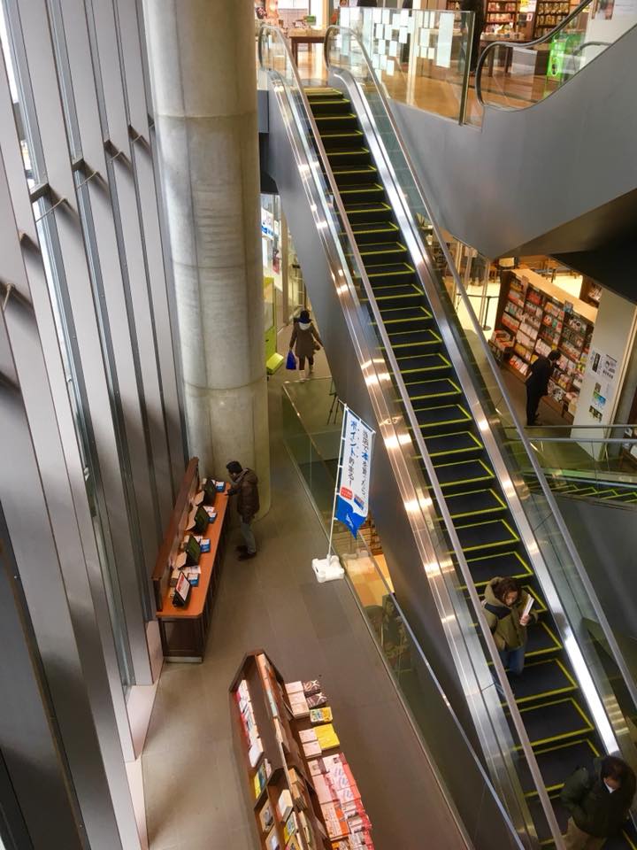 安藤忠雄氏 設計 チャスカ茶屋町