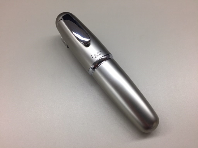 意外と持ちやすく、書きやすい！デザイン重視と思いきや機能性に優れたボールペン！！