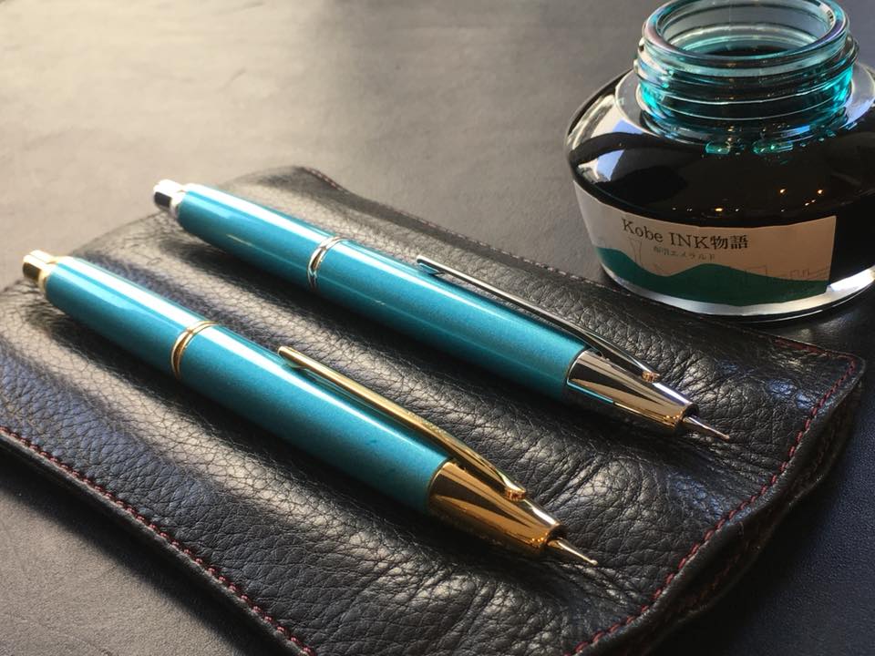 布引エメラルド色キャップレス万年筆