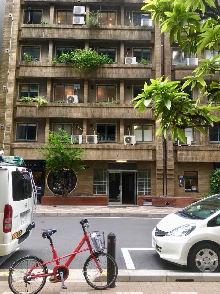 銀座ゴールドセピアの街へ