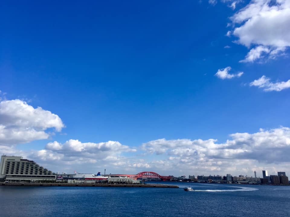 神戸パノラマと波止場ブルー