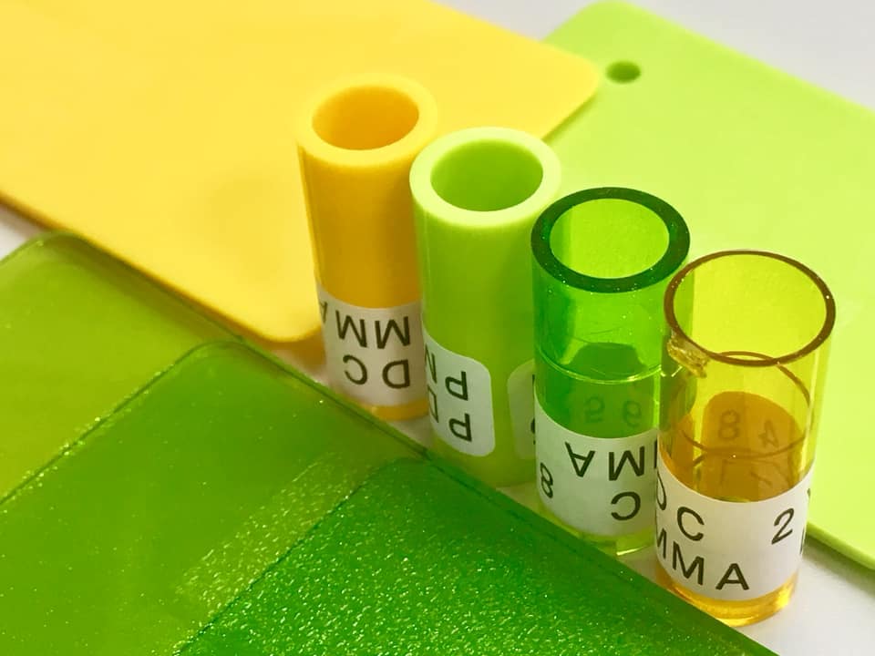 菜の花や月は東に日は西に・与謝蕪村