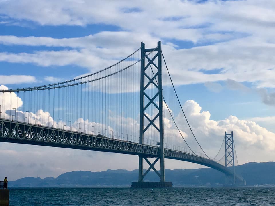 ペットボトル製の明石海峡大橋