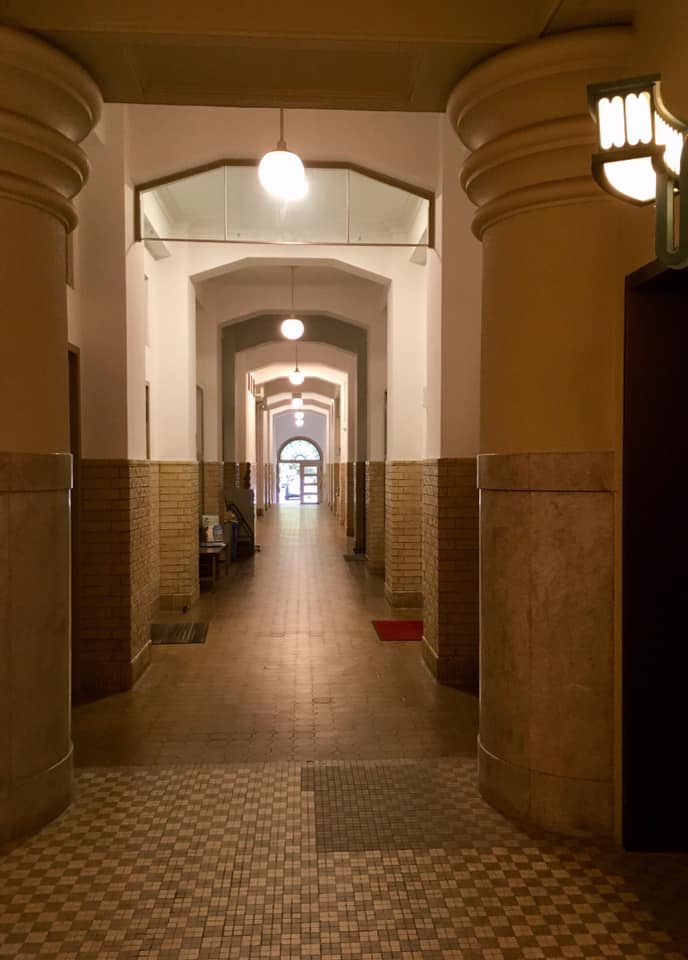 神戸大学 六甲台本館にて