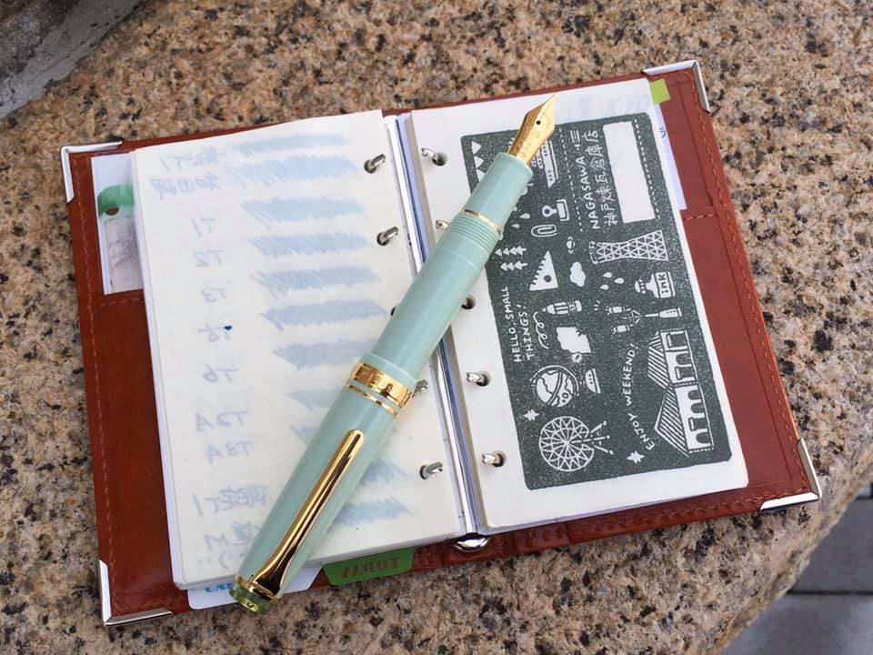 神戸煉瓦倉庫店7周年記念万年筆