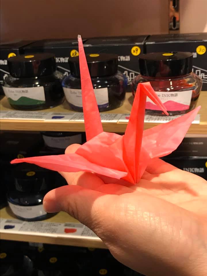 Kobe IＮK物語で折鶴創作